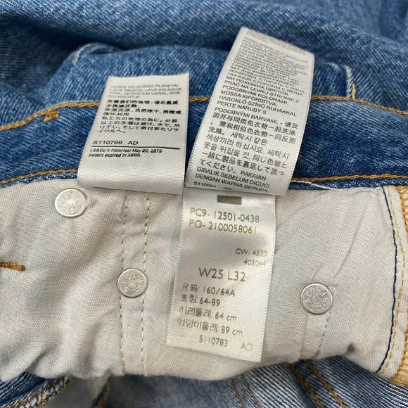 Levi’s 501 medium wash jeans - Size 25 - Picture 3 of 6